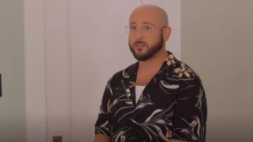 Chemise de camp boutonnée à manches courtes imprimée Rag and Bone Avery portée par David Silver comme on le voit dans Trixie Motel : Drag Me Home (S01E02)