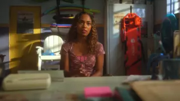 Motel Wesley Top worn by Faran Bryant (Zaria Simone) as seen in Pretty Little Liars: Original Sin (S02E07)