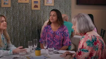 Ba&Sh - Robe Fleur portée par Katie Crapp (Celeste Barber) comme on le voit dans Colin de Accounts (S02E07)