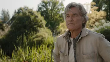 MenBeige Cotton Jacket of Lee Shaw (Kurt Russell) in Monarch: Legacy of Monsters (S01E01)