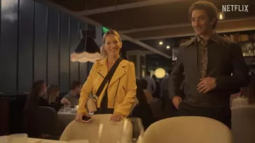 The Marriage App Movie Outfits: Luisana Lopilato is wearing Yellow leather jacket to portray Belén