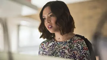 The Flash TV series outfits: Linda Park (Malese Jow) wears ALDO Huzza Multirow Moon Necklace in season 2, episode 6