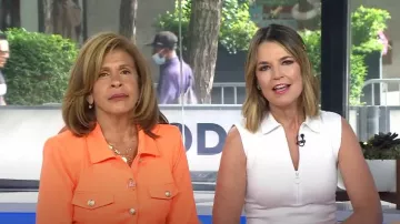 Chaqueta corta ajustada L'Agence Kumi en color mandarina neón usada por Hoda Kotb como se ve en Today el 24 de junio de 2024
