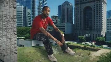 Jordan 3 Retro Fire Red usado por Key Glock en Key Glock - Big Big Money (Video Oficial)