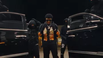 Jeans évasés noirs Amiri portés par Yungeen Ace dans Yungeen Ace - Do It (Clip officiel)