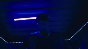 Bonnet Moncler Black Rubber Logo porté par Yungeen Ace dans Yungeen Ace - Do It (Official Music Video)