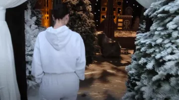 Skims Classic Sweatpants worn by Kim Kardashian as seen in The Kardashians (S05E06)