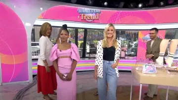 Vestido Midaxi de manga abullonada lavada de Asos usado por Katrina Bartocillo como se ve en Today with Hoda & Jenna el 26 de junio de 2024