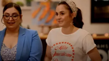 Camiseta Wildfox Dream usada por Caroline D'Amore como se ve en Food Stars de Gordon Ramsay (T02E04)