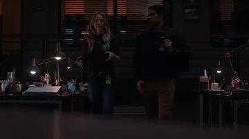 AG Jeans Farrah Jeans porté par Jennifer Jareau (A. J. Cook) tel qu’on le voit dans Esprits criminels (S17E03)