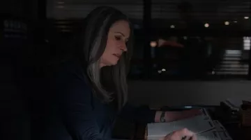 Body de Free People Turnt usado por Emily Prentiss (Paget Brewster) como se ve en Mentes Criminales (T17E05)