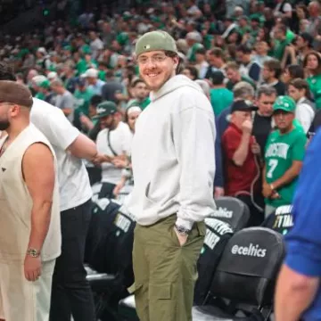 Rolex Oystersteel & Green Split Bezel GMT-Master II worn by Jack Harlow on the Instagram account @nbafashionfits