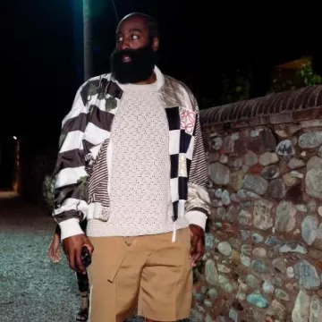 Blouson aviateur Loewe Multicolor Mix Print porté par James Harden sur le compte Instagram @jharden13