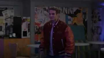 Veste universitaire en laine mélangée Givenchy portée par Brayden Weston (Gianni Paolo) vue dans Power Book II : Ghost (S04E03)