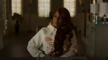 Sweat-shirt à capuche Gucci porté par le conseiller Tate (Larenz Tate) tel qu’on le voit dans Power Book II : Ghost (S04E04)