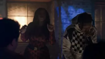 Balmain B-Logo Buckle Belt worn by Diana Tejada (LaToya Tonodeo) as seen in Power Book II: Ghost (S04E04)