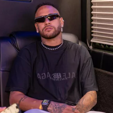 Balenciaga Black Layered Backwards Logo T Shirt worn by Neymar on the Instagram account @neymarjr
