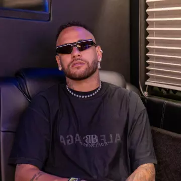 Gafas de sol Balenciaga Black Narrow Ski Rectangle que usó Neymar en la cuenta de Instagram @neymarjr