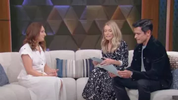 Robe-chemise ceinturée Ramy Brook Celia portée par Farnoosh Torabi comme on le voit dans LIVE with Kelly and Mark le 24 juin 2024