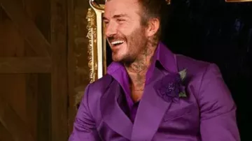 David Beckham porte à nouveau son emblématique smoking de mariage violet en juillet 2024