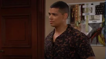 Theory Irving Tortoise Lyocell Short-Sleeve Shirt worn by Zende Forrester Dominguez (Delon De Metz) as seen in The Bold and the Beautiful on July 2, 2024