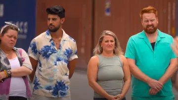 Camisa H&M Estampada Resort usada por Neesh Riaz como se ve en The Mole (S02E05)