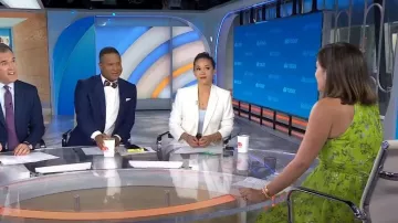 Robe trapèze à fleurs dos nu Mac Duggal portée par Chloe Melas comme on le voit dans Today le 4 juillet 2024