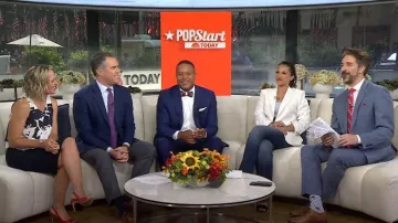 Blazer de L'Agence Chamberlain en marfil usado por Laura Jarrett como se ve en Today el 4 de julio de 2024