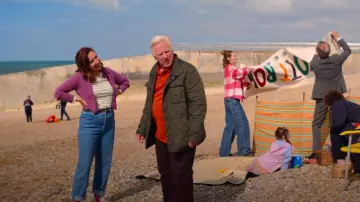 Jean Levi’s Ribcage Denim porté par Nikki Newman (Esther Smith) comme on le voit dans Trying (S04E08)