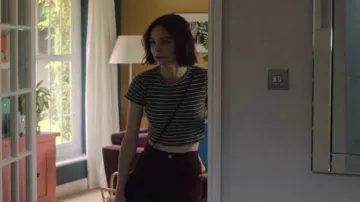 T-shirt rayé Pull & Bear porté par Pippa 'Pip' Fitz-Amobi (Emma Myers) tel qu’on le voit dans A Good Girl’s Guide to Murder (S01E03)