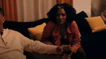 Free People Chelsea Coin Moto Jacket porté par Jada Washington (Yolonda Ross) comme on le voit dans The Chi (S06E16)