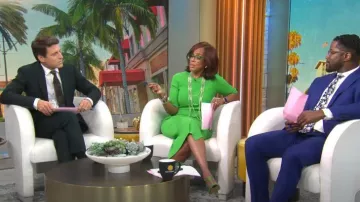 Vestido de suéter de punto acanalado mixto usado por Gayle King como se vio en CBS Mornings el 2 de julio de 2024