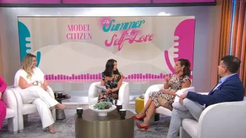 Vestido midi bordado floral negro de Sam Edelman usado por Nancy Chen como se vio en CBS Mornings el 5 de julio de 2024