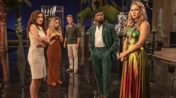 Glass Onion: A Knives Out Mystery outfits: Kate Hudson wears Multicolor dress to portray Birdie Jay in the movie