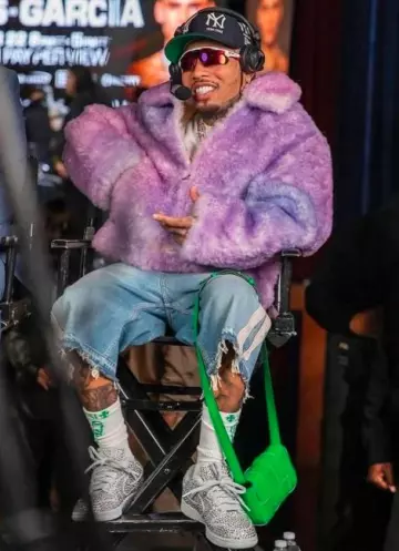 Erl Purple Gradient Shearling Jacket portée par Gervonta Davis sur le compte Instagram @iqfits