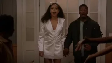 Forever 21 Rhinestone Bride Headband worn by Olivia Baker (Samantha Logan) as seen in All American (S06E14)