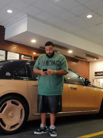 Rolex Yellow Gold & Green Cosmograph Daytona worn by DJ Khaled on the Instagram account @djkhaled