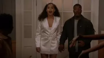 Blazer de gran tamaño de Miley Superdown usado por Olivia Baker (Samantha Logan) como se ve en All American (T06E14)