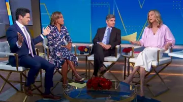 Top Ramy Brook Satin Bethany en Pink Opal usado por Lara Spencer como se ve en Good Morning America el 3 de julio de 2024