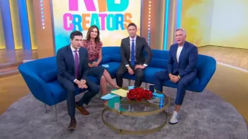 Haut Ulla Johnson Dira en bordeaux porté par Rebecca Jarvis comme on le voit dans Good Morning America le 4 juillet 2024