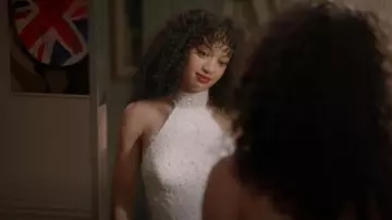 Anthropologie Watters Belle Vestido de novia halter festoneado usado por Olivia Baker (Samantha Logan) como se ve en All American (T06E14)