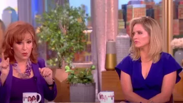 Prabal Gurung Jackie Twisted Midi-Dress portée par Sara Haines comme on le voit dans The View le 11 juillet 2024