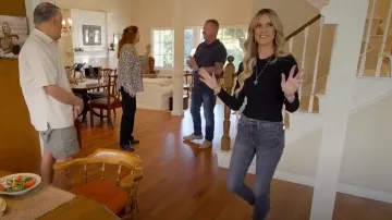 Rag & Bone Cate Mid Rise Mid Rise Faded Skinny Jeans porté par Christina Hall comme on le voit dans Christina on the Coast (S06E01)