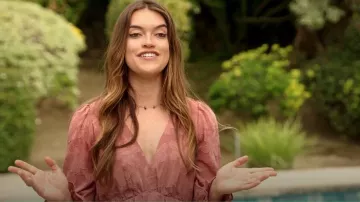 Ulla Johnson Margaux Floral Burnout Tiered Maxi Dress portée par Carly Haack comme on le voit dans Christina on the Coast (S06E01)