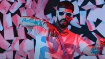 Dior Light Blue Rectangle Sunglasses worn by Anuel AA in ANUEL AA, YOVNGCHIMI - Baby Demon (Video Oficial)