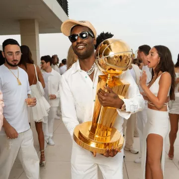 Chapeau Louis Vuitton en raphia beige porté par Meek Mill sur le compte Instagram @meekmill