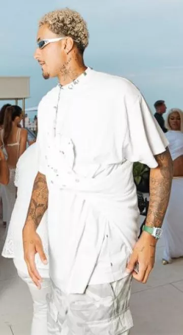 Pantalon cargo baggy Balenciaga gris clair camouflage zippé porté par Kyle Kuzma sur le compte Instagram @kuz