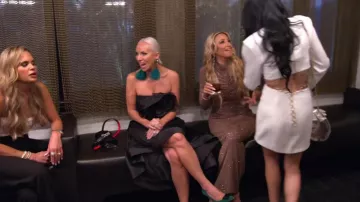 Gianvito Rossi Jaipur 105 Zapatos de tacón de gamuza adornados usados por Margaret Josephs como se ve en The Real Housewives of New Jersey (T14E10)