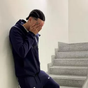 Nike England Navy Fleece Windrunner Zip Hoodie worn by Central Cee on the Instagram account @centralcee