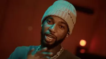 Gorro Marni Beige & Red Mending Logo usado por Key Glock en Jackboy - Really Rich (Official Video) (feat. Key Glock)